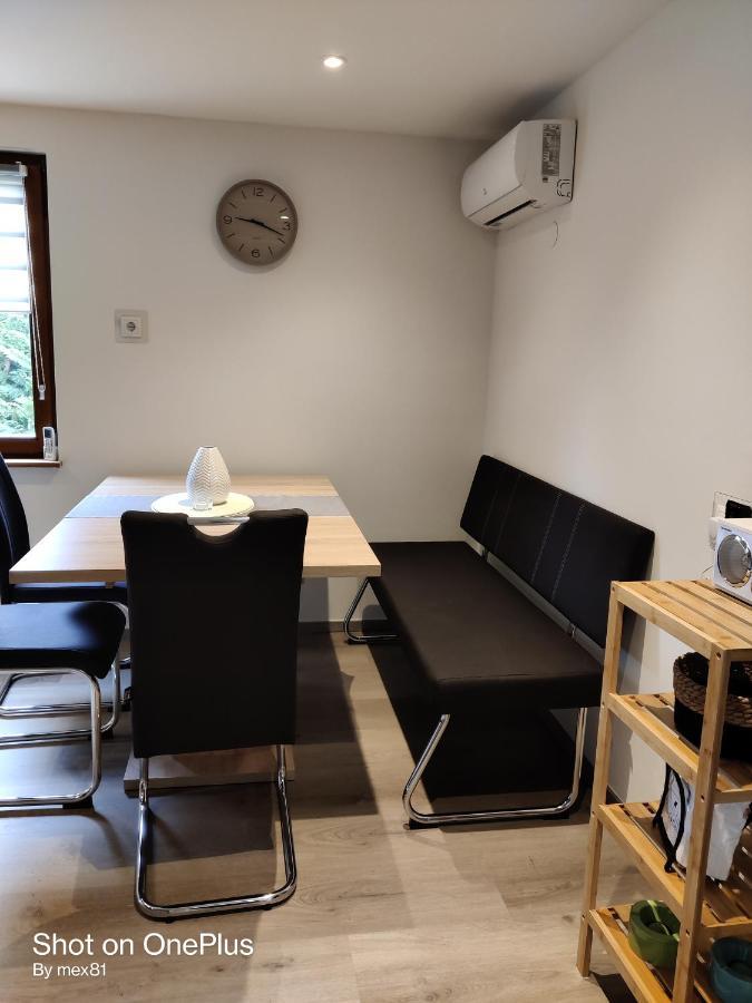 Ferienwohnung Grete, An Der Weinstrasse Ehrenhausen Exterior foto